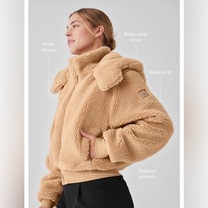 Alo yoga foxy Sherpa jacket in camel